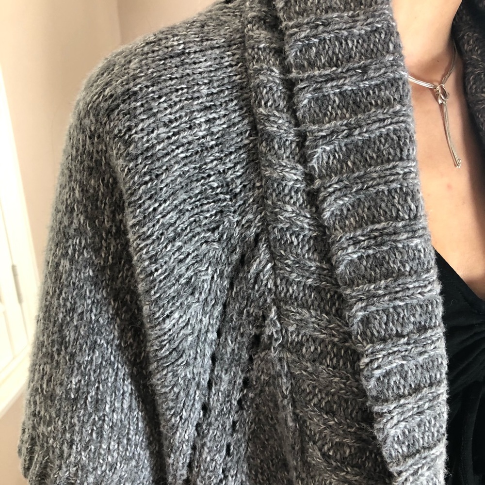 Solddd Outtt - Picture 2 of 5